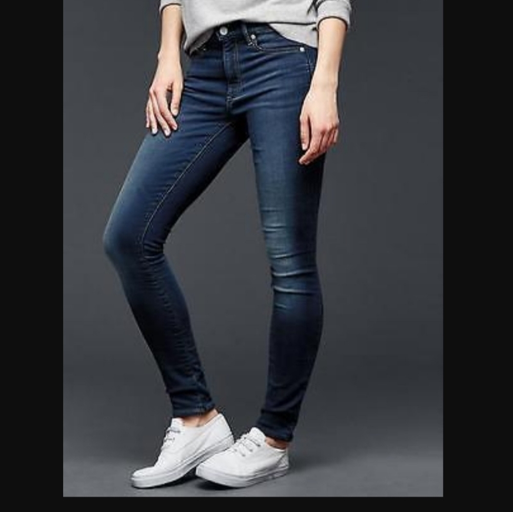 Gap resolution skinny jeans